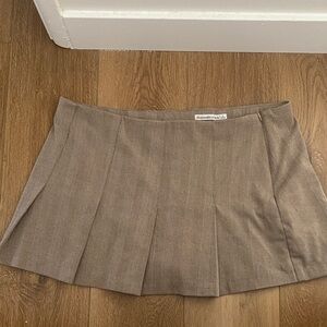 Abercrombie & Fitch Beige Pleated Mini Skirt